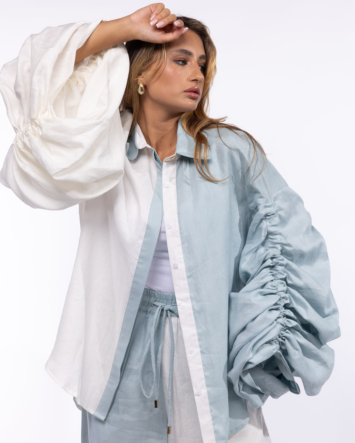 Kaia Shirt - Soft blue & White