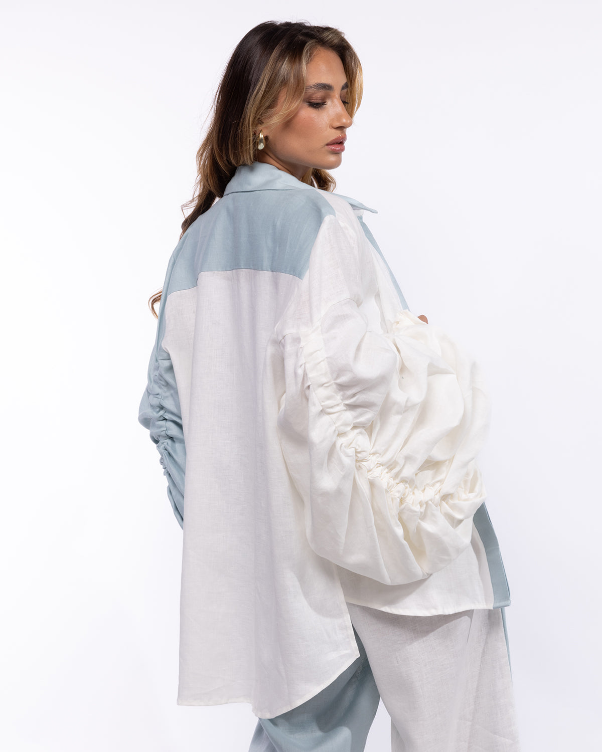 Kaia Shirt - Soft blue & White